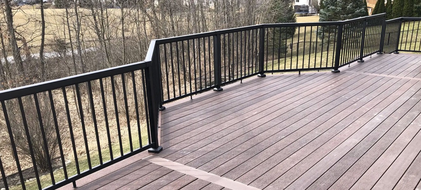 Expert wood and composite deck builders in Deltona, FL